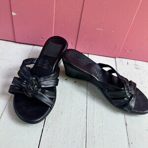 Women's Y2K Vintage Naturalizer Black Wedge Heels Size 8.5